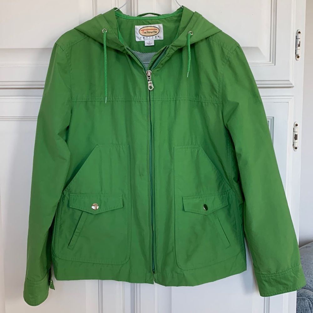 Talbots Petites Hooded Rain Jacket. Size SP.  Fully lined.